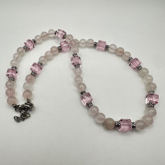 18” of rose quartz, silver and crystal beaded necklace! - Picture 3 of 11